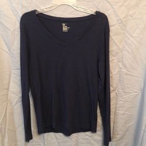 Long sleeve cotton V-neck.